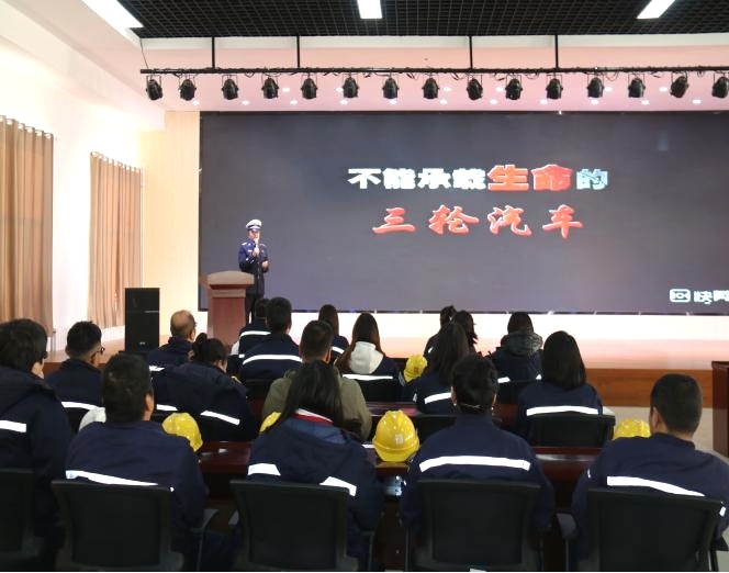 乌拉特后旗交警大队走进球盟会资源开展交通清静宣传运动_球盟会（官网）